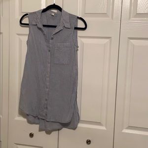 Lady’s sleeveless blouse